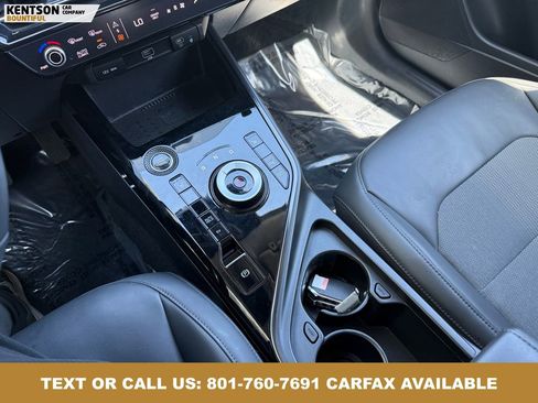 Used 2023 Kia Niro EX FWD image 25