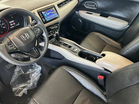 Used 2019 Honda HR-V EX image 10