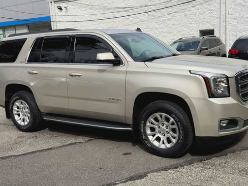 Used 2015 GMC Yukon SLT w/ Open Road Package image 2