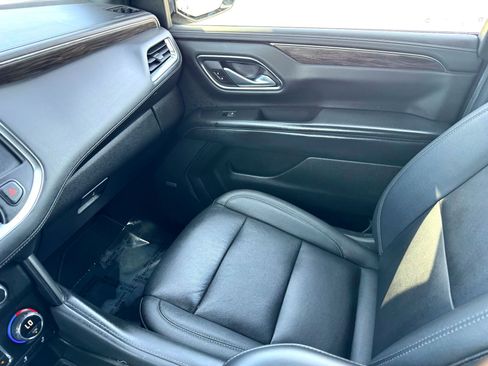 Used 2022 Chevrolet Tahoe Z71 w/ Luxury Package image 33