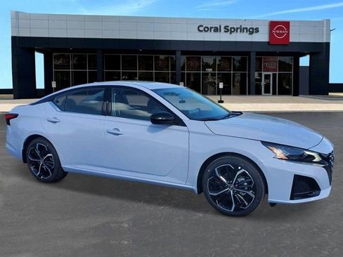 New 2026 Nissan Altima 2.5 SR w/ SR Premium Package FWD image 7