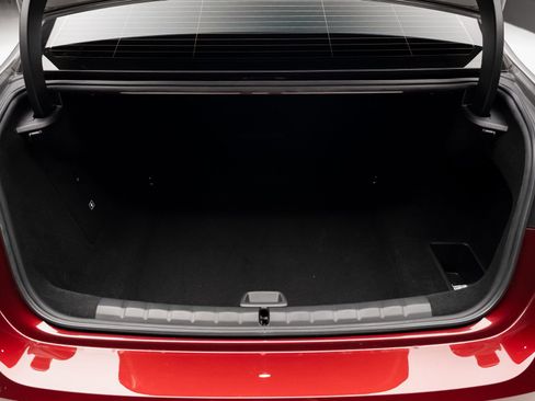 Used 2023 BMW i7 xDrive60 w/ Executive Package 2 image 72