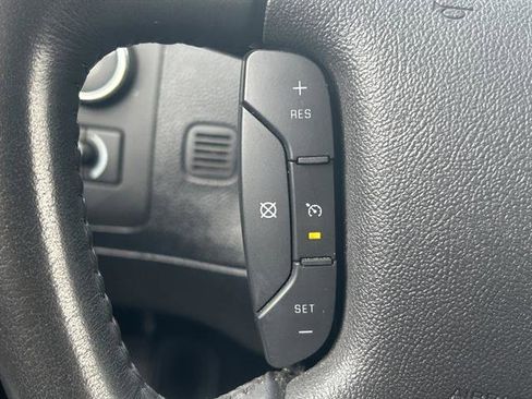 Used 2011 Cadillac DTS Limousine image 11