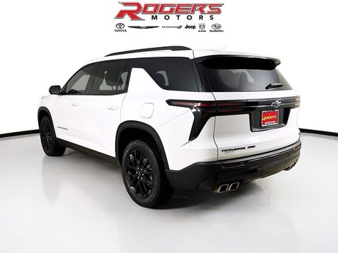 Used 2024 Chevrolet Traverse LT w/ Midnight/Sport Edition image 5