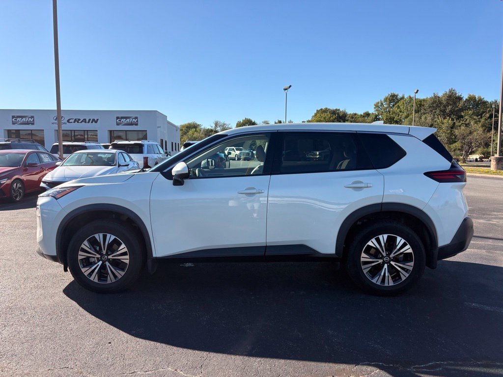 Used 2021 Nissan Rogue SV FWD image 4