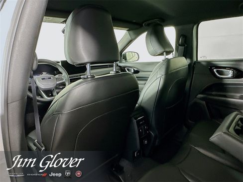 New 2026 Jeep Compass Latitude image 17