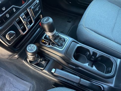 Used 2024 Jeep Gladiator Sport AWD/4WD image 37