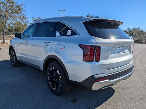 New 2026 Kia Sorento S w/ S Panoramic Sunroof Package FWD image 7