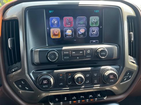 Used 2017 Chevrolet Silverado 1500 High Country AWD/4WD image 21
