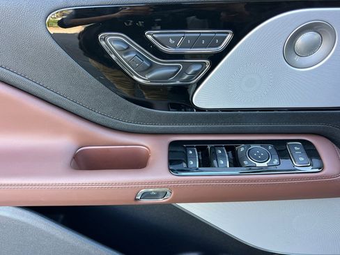 New 2026 Lincoln Aviator Reserve AWD/4WD image 9