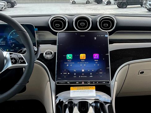 Used 2026 Mercedes-Benz GLC 300 image 7