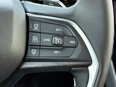 New 2025 Jeep Grand Cherokee Limited image 15