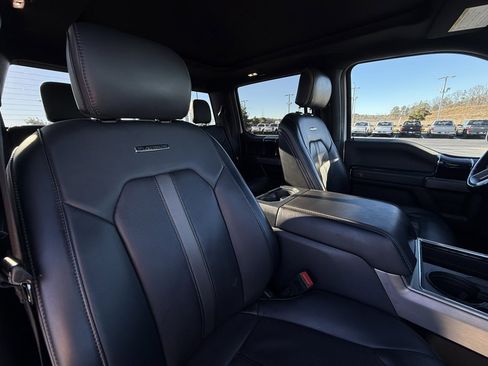 Certified 2022 Ford F450 Platinum w/ FX4 Off-Road Package image 30