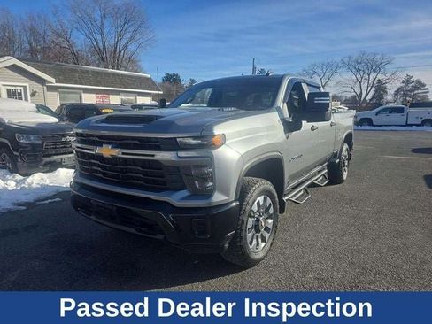 Used 2024 Chevrolet Silverado 2500 Custom w/ Custom Value Package image 13