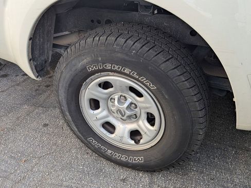 Used 2019 Nissan Frontier S image 8