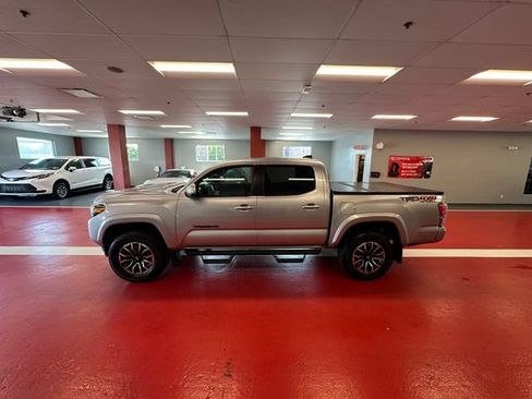 Certified 2023 Toyota Tacoma TRD Sport AWD/4WD image 6