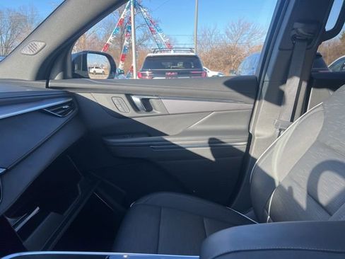 Used 2025 Buick Enclave Sport Touring image 23