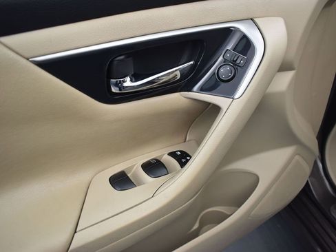 Used 2013 Nissan Altima 2.5 SV image 25