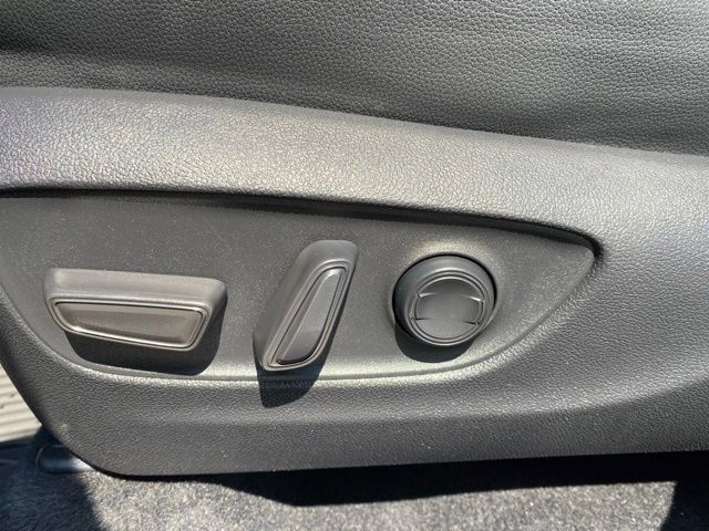 Certified 2025 Toyota Grand Highlander AWD image 17