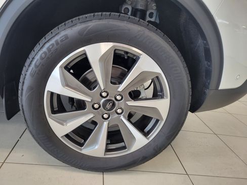 Used 2024 Ford Escape Platinum w/ Premium Technology Package AWD/4WD image 7