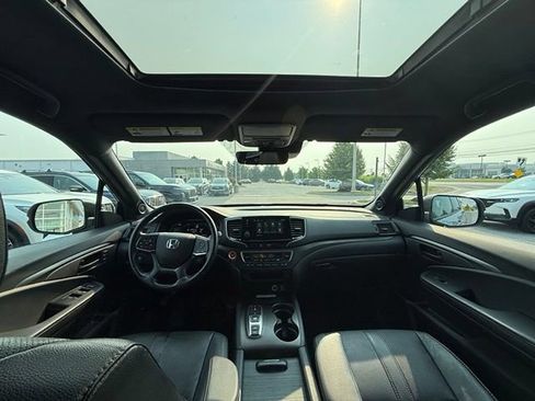 Used 2022 Honda Pilot TrailSport image 2