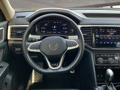 Used 2023 Volkswagen Atlas SEL R-Line image 5