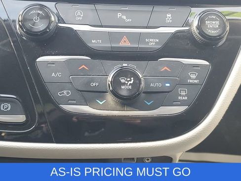 Used 2018 Chrysler Pacifica Touring-L Plus image 23