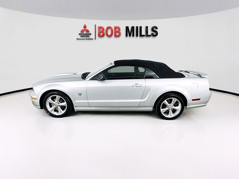 Used 2009 Ford Mustang GT Premium image 4