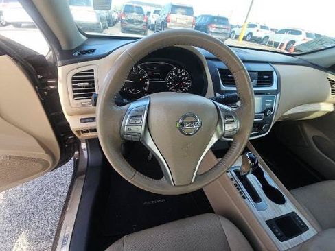Used 2016 Nissan Altima 2.5 SL w/ Moonroof Package FWD image 9