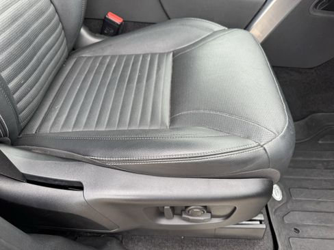 Used 2023 Land Rover Discovery S R-Dynamic image 42