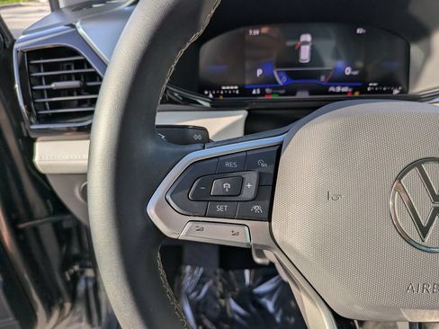 Certified 2025 Volkswagen Taos S FWD image 25