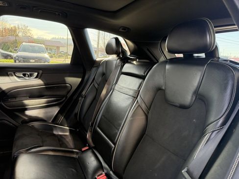 Used 2018 Volvo XC60 T6 R-Design w/ Convenience Package image 30