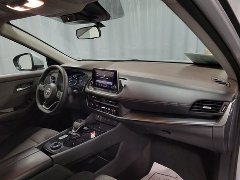 Used 2023 Nissan Rogue SV image 25