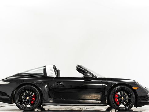 Used 2016 Porsche 911 Targa 4S AWD/4WD image 2
