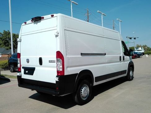 Used 2025 RAM ProMaster 2500 w/ Convenience Group FWD image 6