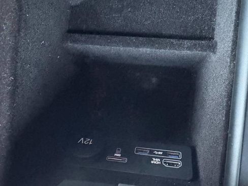 Used 2016 Jaguar XJ R-Sport image 30