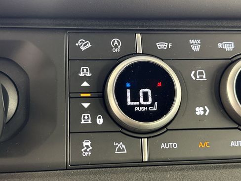 New 2025 Land Rover Defender 130 V8 image 19