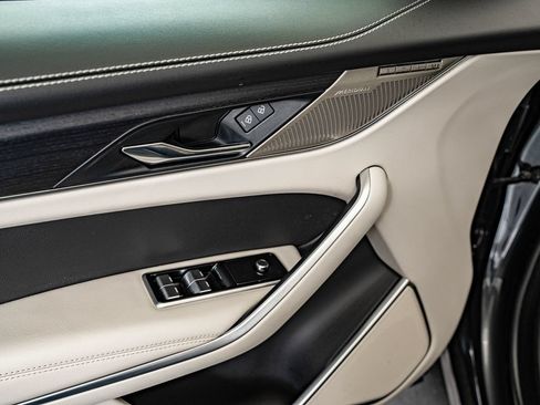 Certified 2025 Jaguar F-PACE R-Dynamic S AWD/4WD image 17