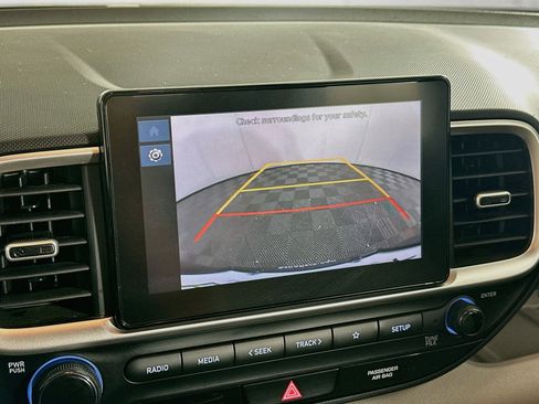 Used 2025 Hyundai Venue SEL FWD image 22