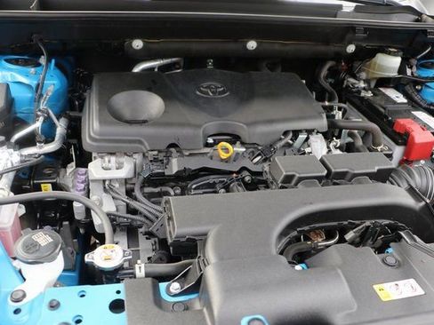 Used 2021 Toyota RAV4 XLE Premium AWD/4WD image 16