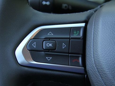 Used 2026 Jeep Compass Limited AWD/4WD image 25
