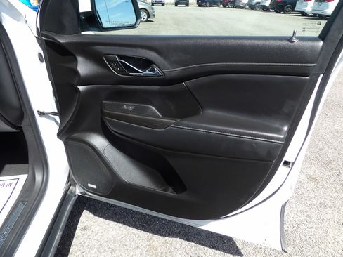 Used 2023 GMC Acadia SLT FWD image 17