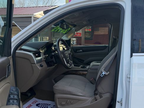 Used 2017 GMC Yukon SLE image 6