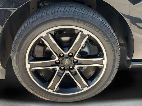 Used 2019 Ford Expedition Limited w/ Equipment Group 303A AWD/4WD image 9