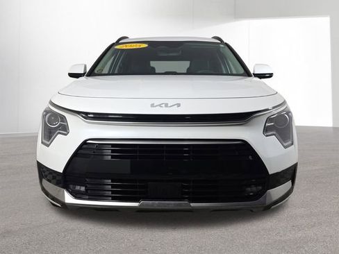 Certified 2025 Kia Niro EX Touring image 48