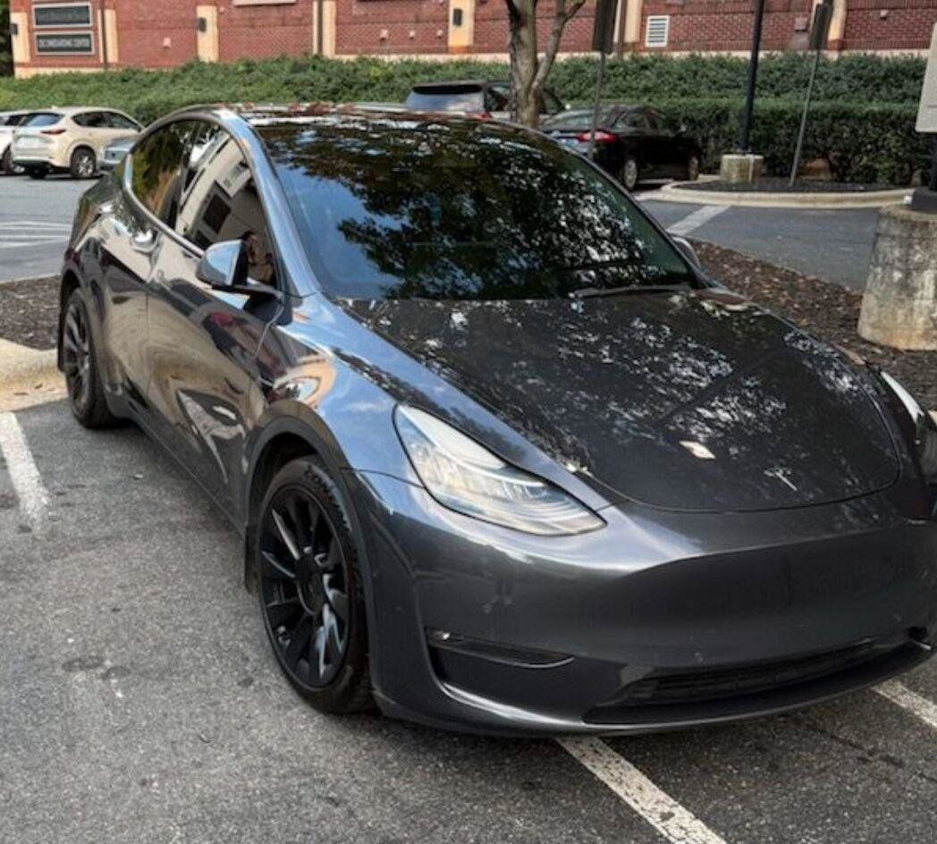 Used 2022 Tesla Model Y Long Range AWD/4WD image 2