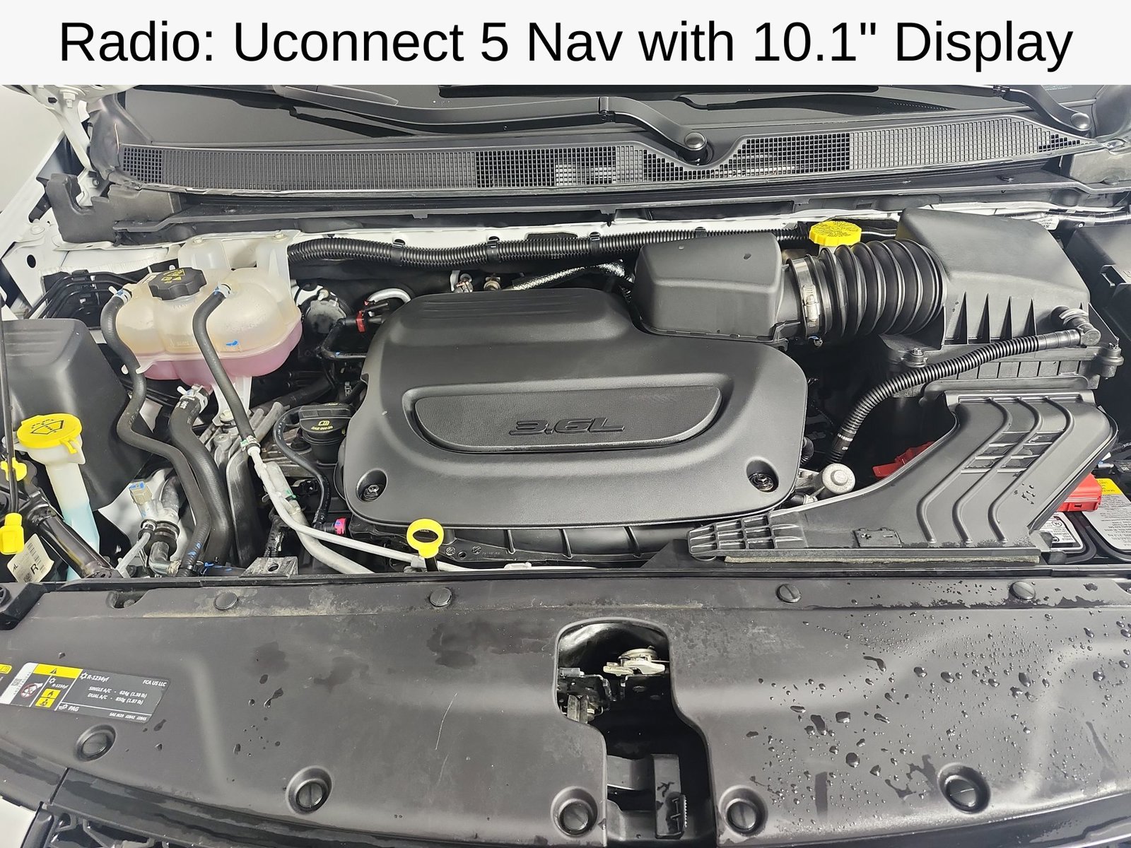 Used 2025 Chrysler Pacifica Limited FWD image 28