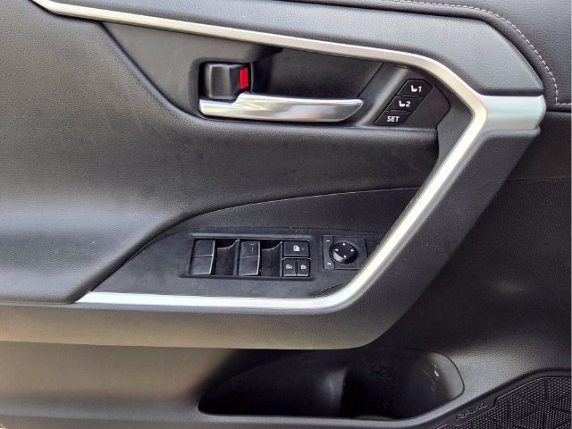 Used 2021 Toyota RAV4 Limited AWD/4WD image 34
