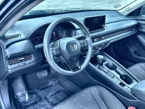 Used 2025 Honda Accord SE image 13