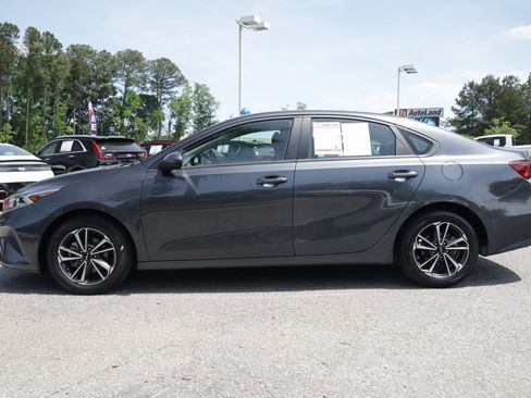 Used 2024 Kia Forte LXS FWD image 3